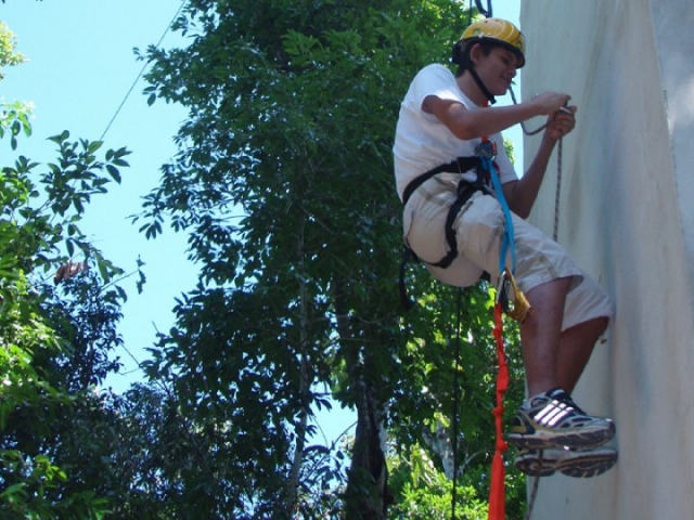 Descendiendo la pared
